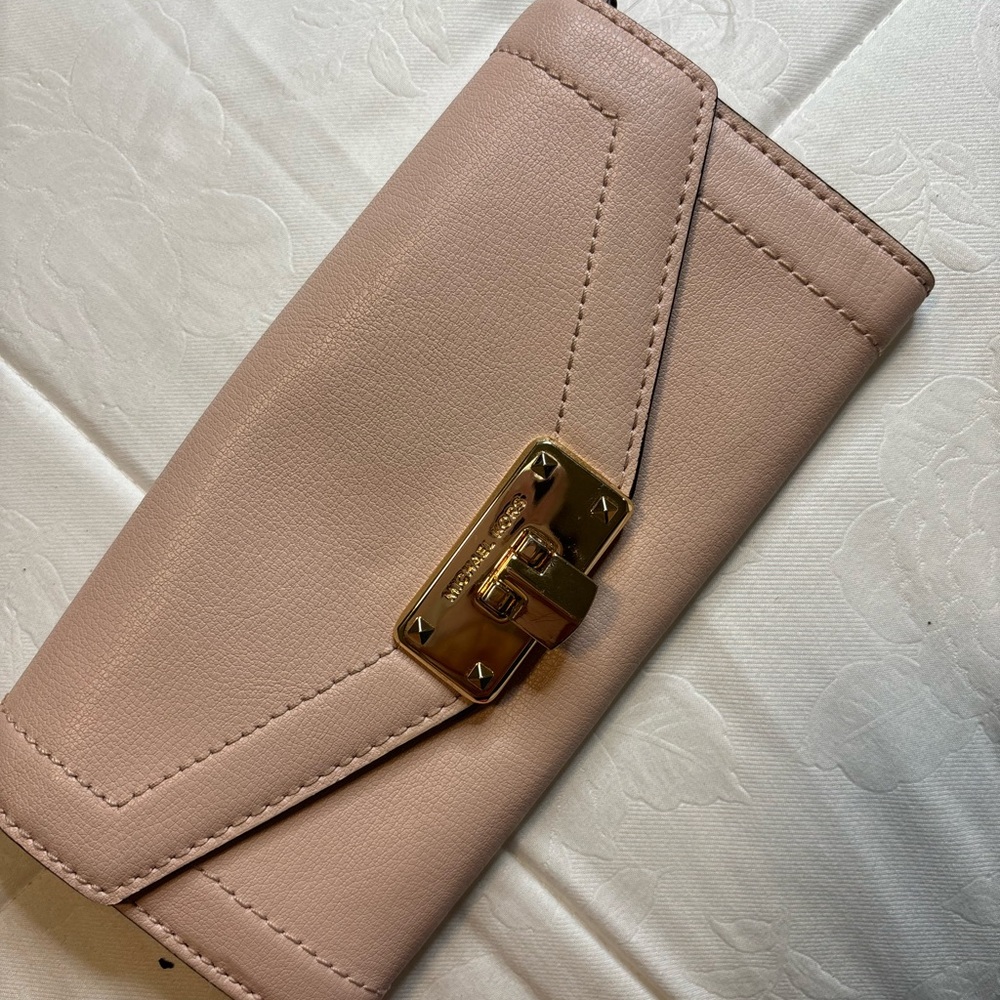 Michael Kors Blush Pink Wallet